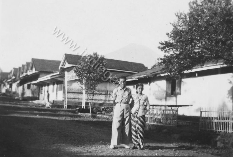 86   bij de villa   9610