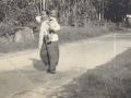29 Vrouw met kind Op Sabang 1e kennismaking met Indie juli 1947