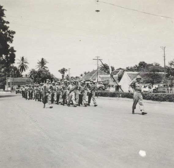 63 parade  Beediging Luitenant Hoedemakers te Soekaredja