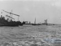 89 Vissersbootjes in de haven van Pekalongan 1949