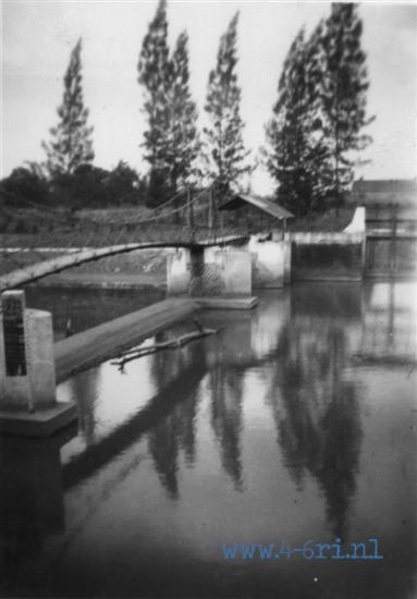90 De stuw te Pengarit 1949