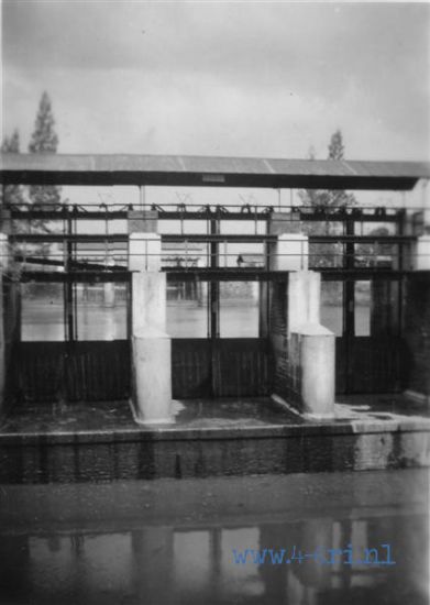 91 De stuw te Pengarit 1949